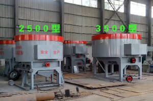 2500型與3500型粉碎機(jī)車間現(xiàn)場